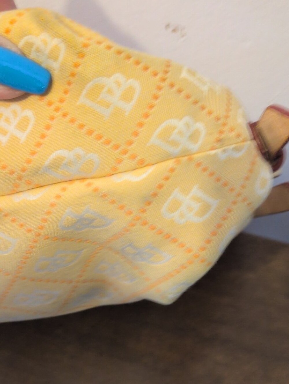 Dooney & Bourke Vintage Yellow Quilted Logo Shoulder Bag with Tan Trim - Picture 5 of 9